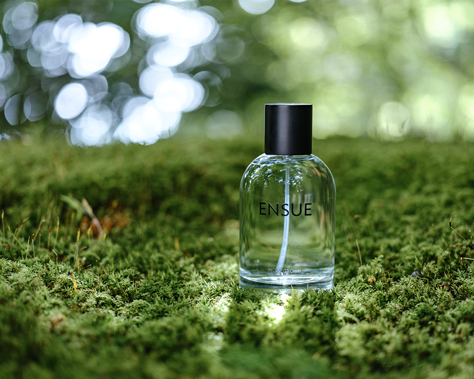 Fragrance Story｜Moss Grown — 静けさの奥に、確かな温度を残す